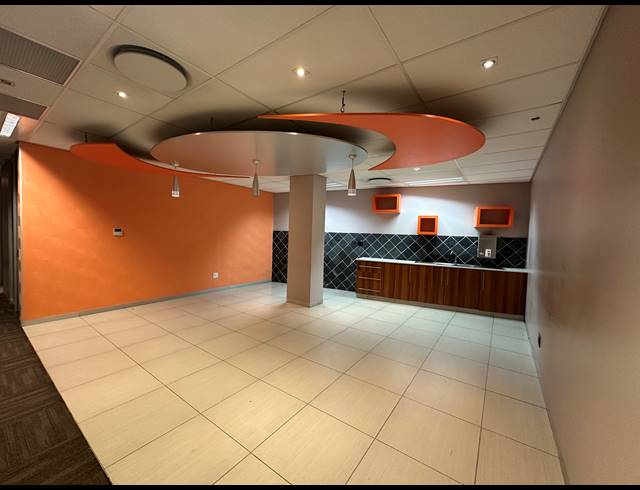 493.70M² OFFICE TO LET IN HIGHVELD